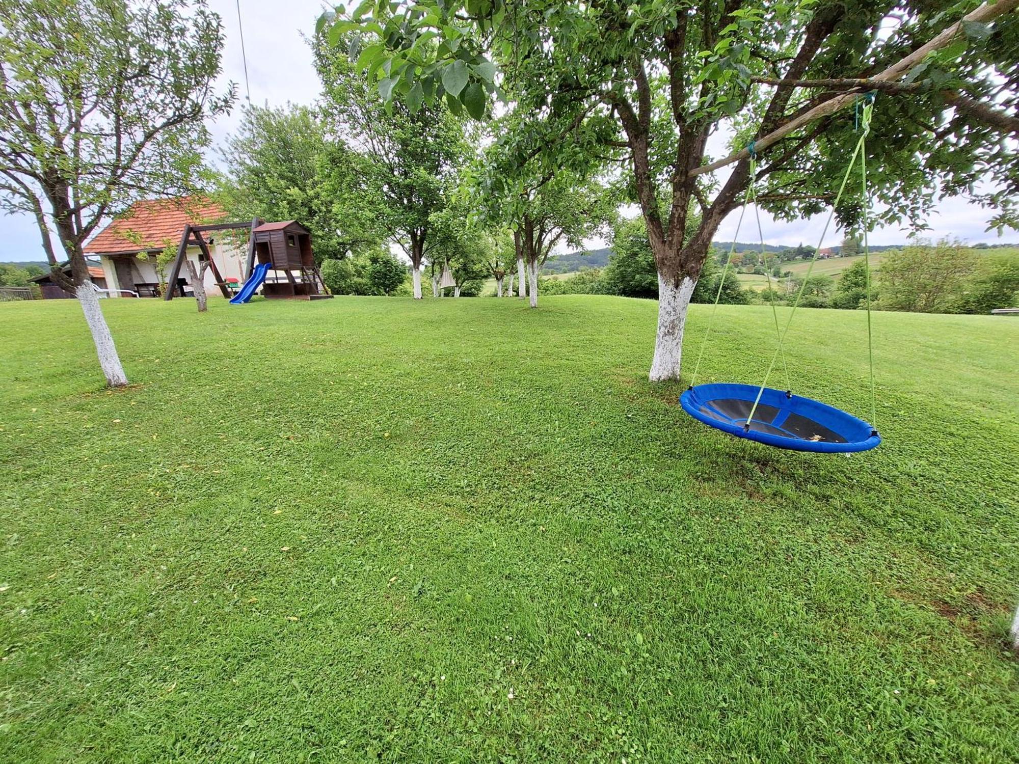 Guesthouse Miha Rakovica Eksteriør billede